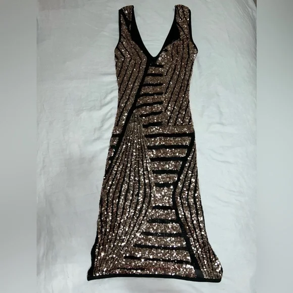 Windsor | Dresses | Beautiful Black And Gold Sequin Mini Dress | Poshmark